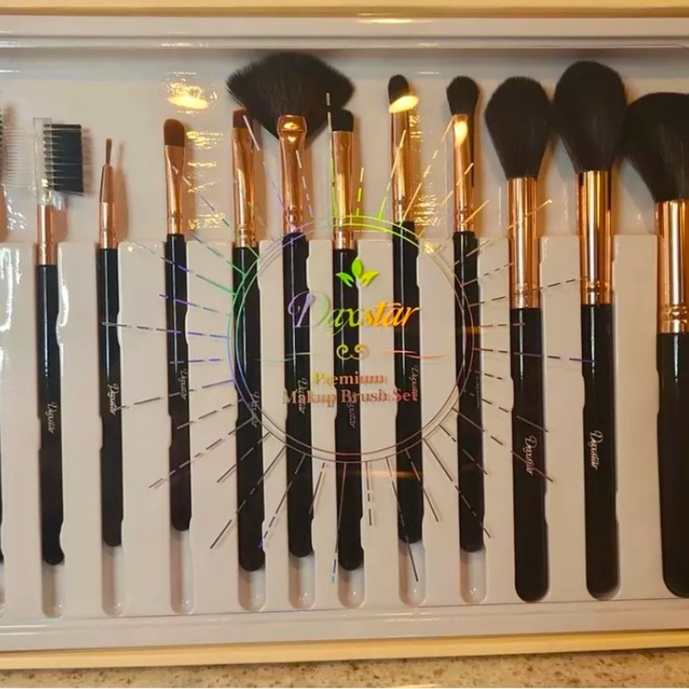 YUWAKU MAKEUP BRUSHES 12 PIECE SET!! NEW IN BOX